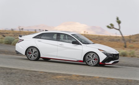 2022 Hyundai Elantra N Front Three-Quarter Wallpapers 450x275 (23)