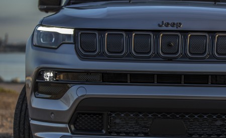 2022 Jeep Compass High Altitude Grill Wallpapers 450x275 (15)