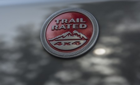 2022 Jeep Compass Trailhawk Badge Wallpapers 450x275 (21)