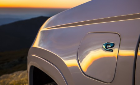 2022 Jeep Grand Cherokee Summit 4xe Charging Connector Wallpapers 450x275 (57)