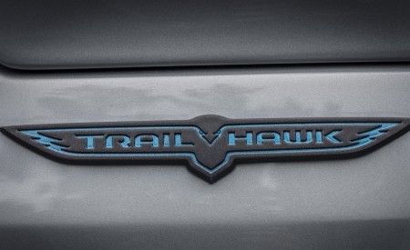 2022 Jeep Grand Cherokee Trailhawk 4xe Badge Wallpapers 450x275 (43)