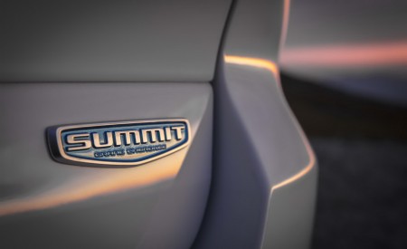 2022 Jeep Grand Cherokee Trailhawk 4xe Badge Wallpapers 450x275 (49)