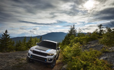 2022 Jeep Grand Cherokee Trailhawk 4xe Front Wallpapers 450x275 (3)