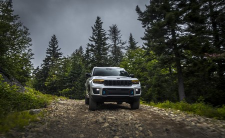 2022 Jeep Grand Cherokee Trailhawk 4xe Front Wallpapers 450x275 (22)