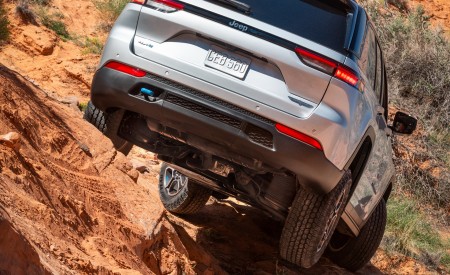 2022 Jeep Grand Cherokee Trailhawk 4xe Off-Road Wallpapers 450x275 (6)