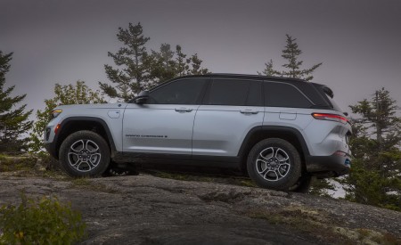 2022 Jeep Grand Cherokee Trailhawk 4xe Off-Road Wallpapers 450x275 (25)