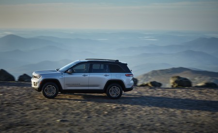 2022 Jeep Grand Cherokee Trailhawk 4xe Side Wallpapers 450x275 (32)