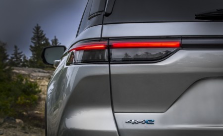 2022 Jeep Grand Cherokee Trailhawk 4xe Tail Light Wallpapers 450x275 (47)