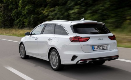 2022 Kia Ceed SW Rear Three-Quarter Wallpapers 450x275 (2)