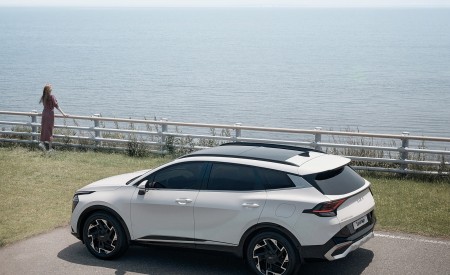 2022 Kia Sportage Rear Three-Quarter Wallpapers 450x275 (6)