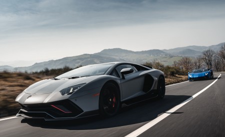 2022 Lamborghini Aventador LP 780-4 Ultimae Front Three-Quarter Wallpapers 450x275 (2)