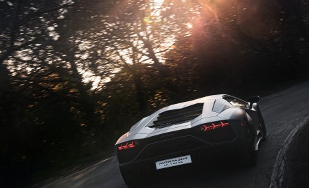 2022 Lamborghini Aventador LP 780-4 Ultimae Rear Wallpapers 450x275 (15)