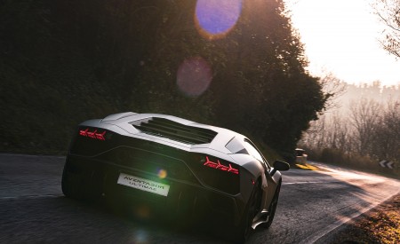 2022 Lamborghini Aventador LP 780-4 Ultimae Rear Wallpapers 450x275 (17)