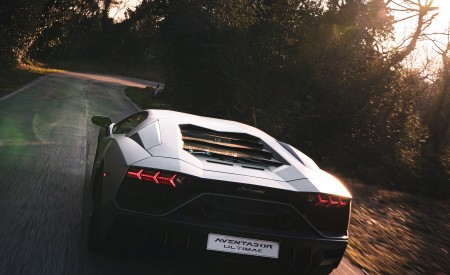 2022 Lamborghini Aventador LP 780-4 Ultimae Rear Wallpapers 450x275 (18)