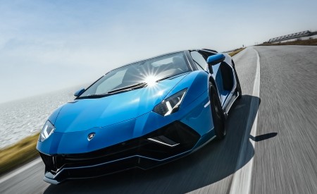 2022 Lamborghini Aventador LP 780-4 Ultimae Roadster Front Three-Quarter Wallpapers 450x275 (4)