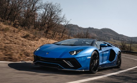 2022 Lamborghini Aventador LP 780-4 Ultimae Roadster Front Three-Quarter Wallpapers 450x275 (10)