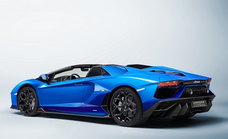 2022 Lamborghini Aventador LP 780-4 Ultimae Roadster Rear Three-Quarter Wallpapers 450x275 (53)