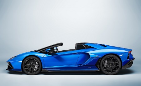 2022 Lamborghini Aventador LP 780-4 Ultimae Roadster Side Wallpapers 450x275 (56)