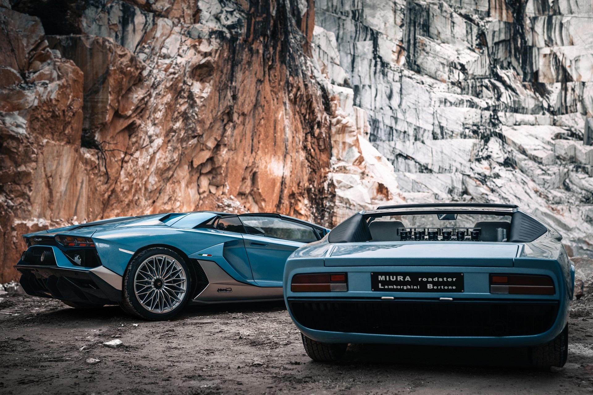 2022 Lamborghini Aventador LP 780-4 Ultimae Roadster Side Wallpapers (9)