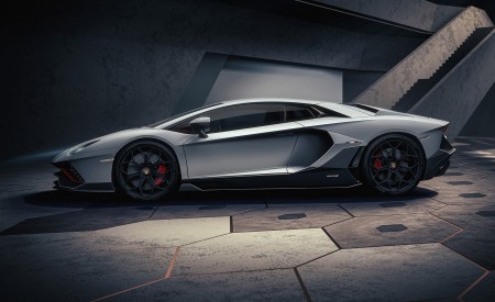 2022 Lamborghini Aventador LP 780-4 Ultimae Side Wallpapers 450x275 (57)