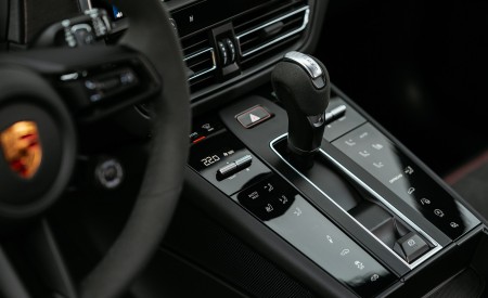 2022 Porsche Macan GTS (Color: Carmine Red) Central Console Wallpapers 450x275 (94)