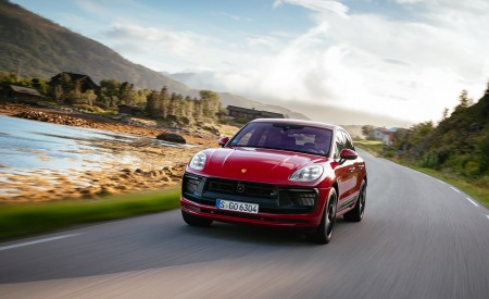 2022 Porsche Macan GTS (Color: Carmine Red) Front Wallpapers 450x275 (52)