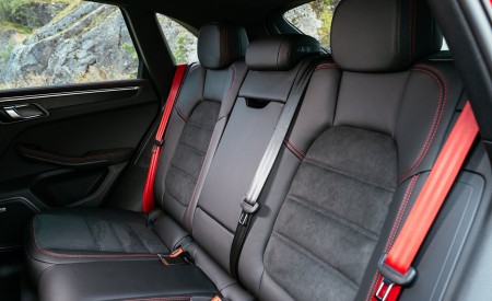 2022 Porsche Macan GTS (Color: Carmine Red) Interior Rear Seats Wallpapers 450x275 (99)