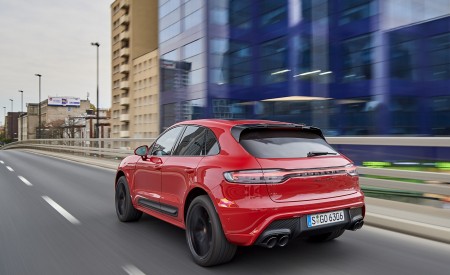 2022 Porsche Macan GTS (Color: Carmine Red) Rear Three-Quarter Wallpapers 450x275 (23)