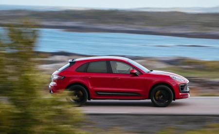 2022 Porsche Macan GTS (Color: Carmine Red) Side Wallpapers 450x275 (58)