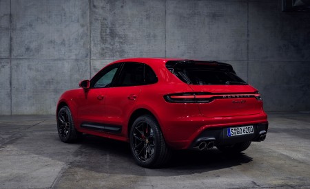 2022 Porsche Macan GTS Rear Three-Quarter Wallpapers 450x275 (193)