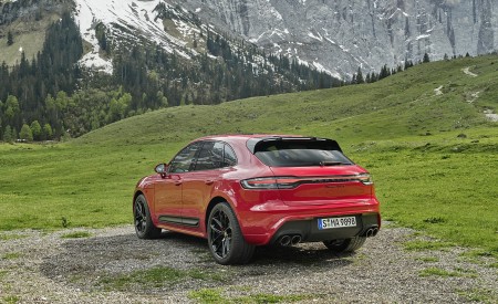 2022 Porsche Macan GTS Rear Three-Quarter Wallpapers 450x275 (191)