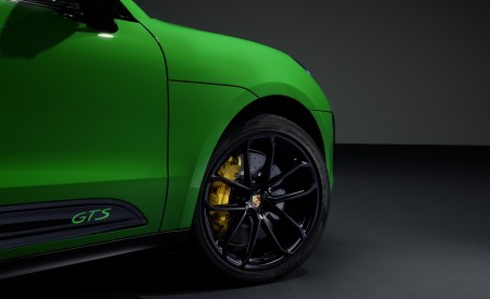 2022 Porsche Macan GTS with Sport Package Wheel Wallpapers 450x275 (220)