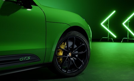 2022 Porsche Macan GTS with Sport Package Wheel Wallpapers 450x275 (203)