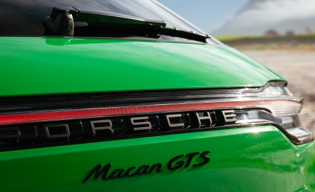 2022 Porsche Macan GTS with Sport package (Color: Python Green) Badge Wallpapers 450x275 (166)