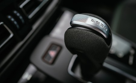 2022 Porsche Macan GTS with Sport package (Color: Python Green) Central Console Wallpapers 450x275 (180)