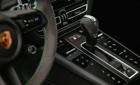 2022 Porsche Macan GTS with Sport package (Color: Python Green) Central Console Wallpapers 450x275 (177)