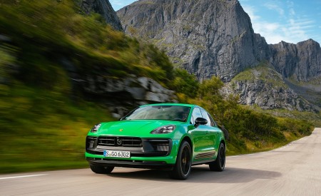 2022 Porsche Macan GTS with Sport package (Color: Python Green) Front Three-Quarter Wallpapers 450x275 (109)