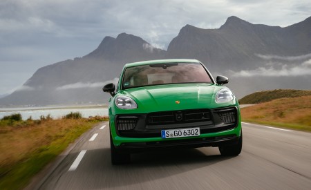 2022 Porsche Macan GTS with Sport package (Color: Python Green) Front Wallpapers 450x275 (100)
