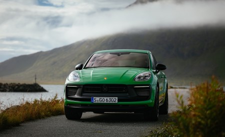 2022 Porsche Macan GTS with Sport package (Color: Python Green) Front Wallpapers 450x275 (147)