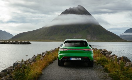 2022 Porsche Macan GTS with Sport package (Color: Python Green) Rear Wallpapers 450x275 (153)