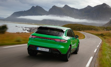 2022 Porsche Macan GTS with Sport package (Color: Python Green) Rear Wallpapers 450x275 (104)