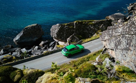 2022 Porsche Macan GTS with Sport package (Color: Python Green) Top Wallpapers 450x275 (124)