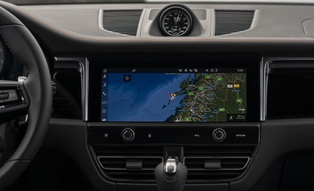 2022 Porsche Macan S (Color: Papaya Metallic) Central Console Wallpapers 450x275 (194)