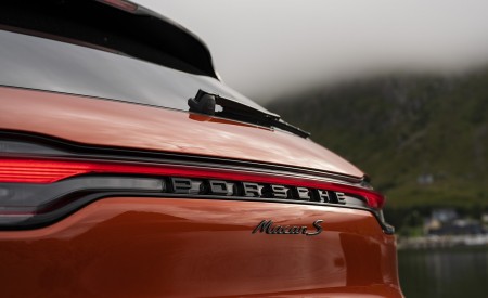 2022 Porsche Macan S (Color: Papaya Metallic) Detail Wallpapers 450x275 (179)