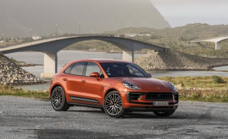 2022 Porsche Macan S (Color: Papaya Metallic) Front Three-Quarter Wallpapers 450x275 (160)