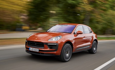 2022 Porsche Macan S (Color: Papaya Metallic) Front Three-Quarter Wallpapers 450x275 (63)