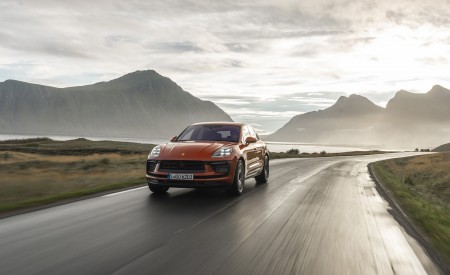 2022 Porsche Macan S (Color: Papaya Metallic) Front Wallpapers 450x275 (107)