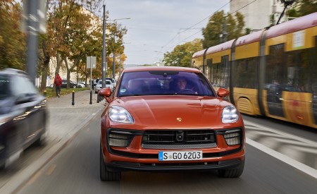 2022 Porsche Macan S (Color: Papaya Metallic) Front Wallpapers 450x275 (62)