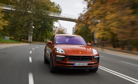 2022 Porsche Macan S (Color: Papaya Metallic) Front Wallpapers 450x275 (65)