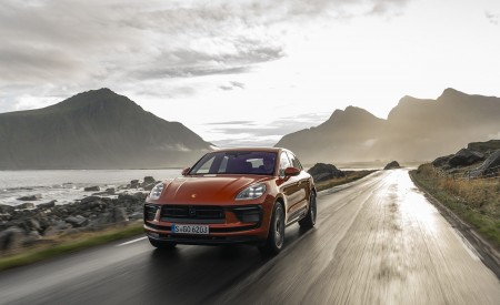 2022 Porsche Macan S (Color: Papaya Metallic) Front Wallpapers 450x275 (108)
